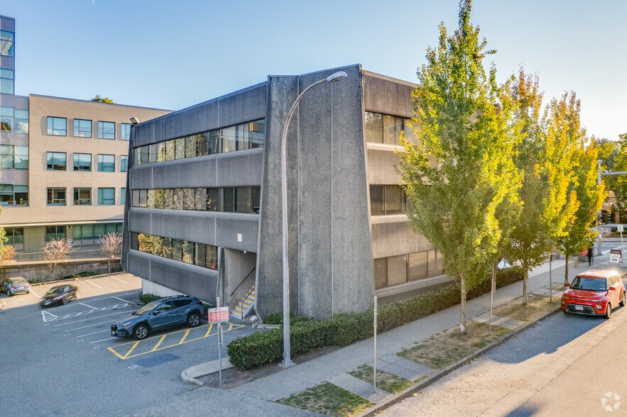 More Photos Of 250 Keary St, New Westminster Medical For Sale