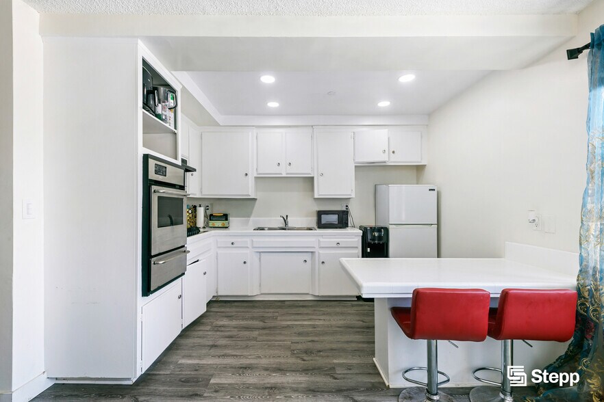 More Photos Of 245 E Artesia Blvd, Long Beach Apartments For Sale