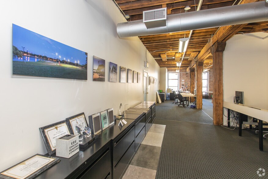 More Photos Of 222 W Ontario St, Chicago Loft Creative Space For Sale