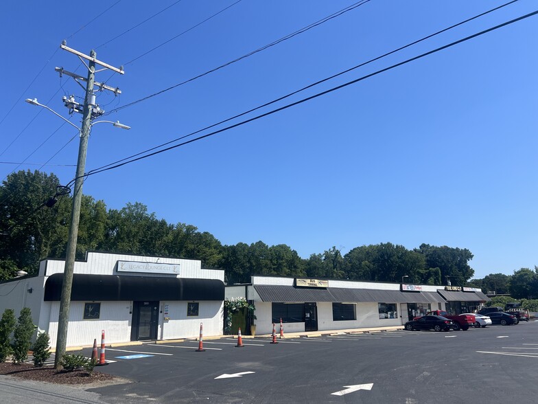 More Photos Of 4701 N Tryon St, Charlotte Unknown For Lease