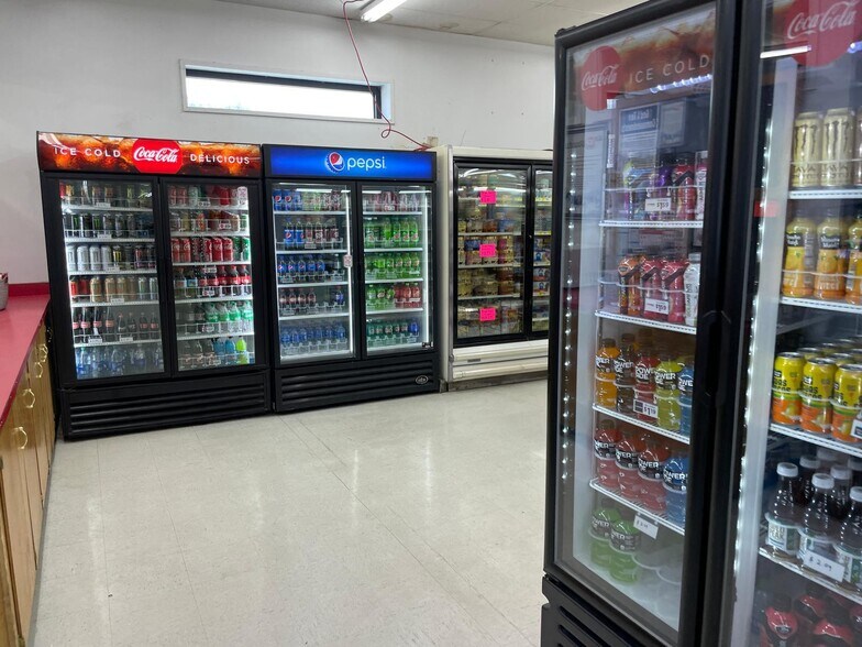 More Photos Of 3288 E Golden Isles Hwy, Lumber City Service Station For Sale