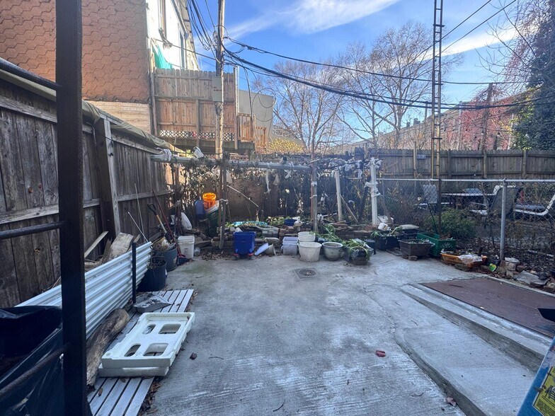 More Photos Of 463 7th Ave, Brooklyn Storefront Retail Residential For Lease