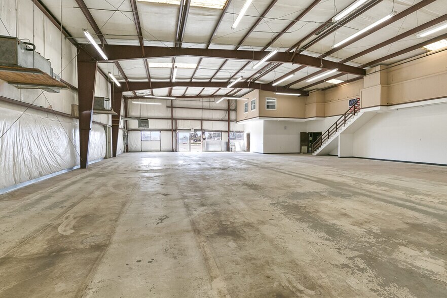 More Photos Of 5420 Lapalco Blvd, Marrero Warehouse For Lease