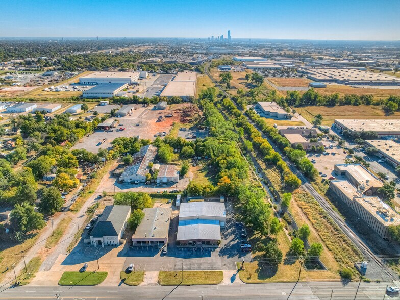 More Photos Of 520 N Meridian Ave, Oklahoma City Showroom For Lease
