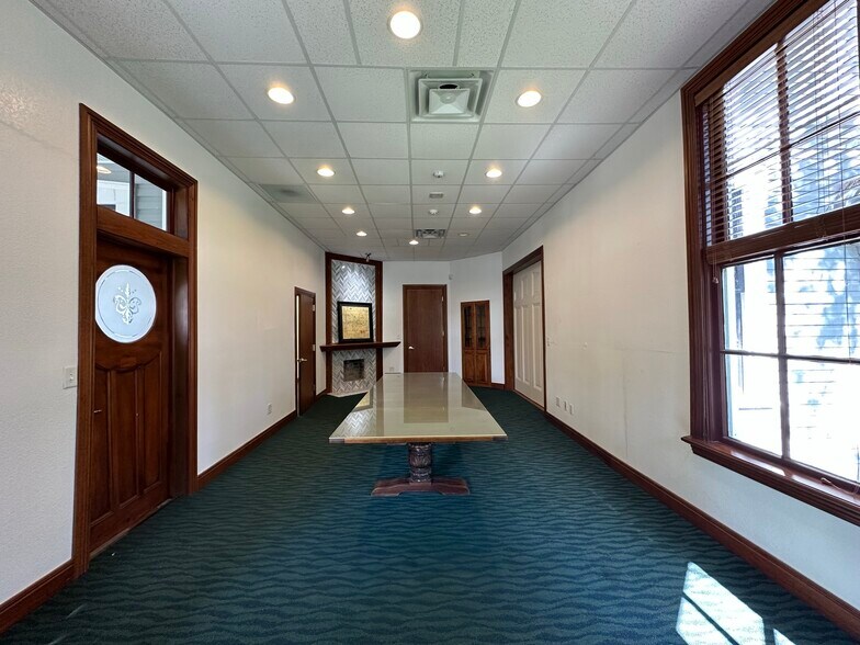 More Photos Of 901 Mason St, San Antonio Office For Lease