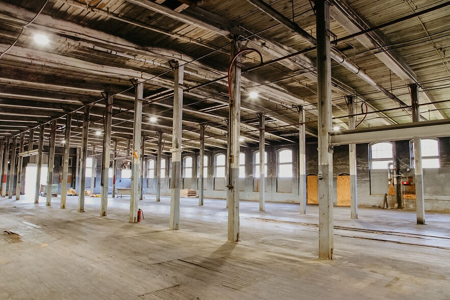 More Photos Of 340 Seaboard St, Vass Warehouse For Sale