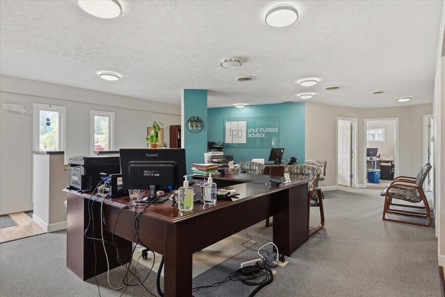More Photos Of 2060 W Monroe St, Springfield Office For Sale