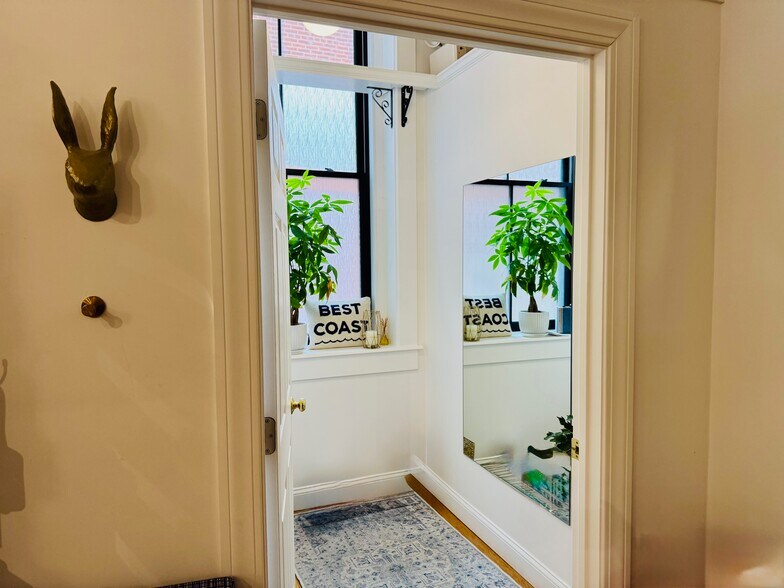 More Photos Of 423 Hope St, Bristol Apartments For Sale