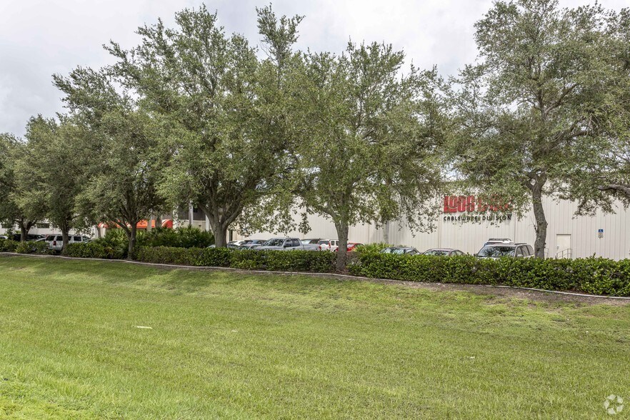 More Photos Of 901 Industrial Blvd, Naples Manufacturing For Lease