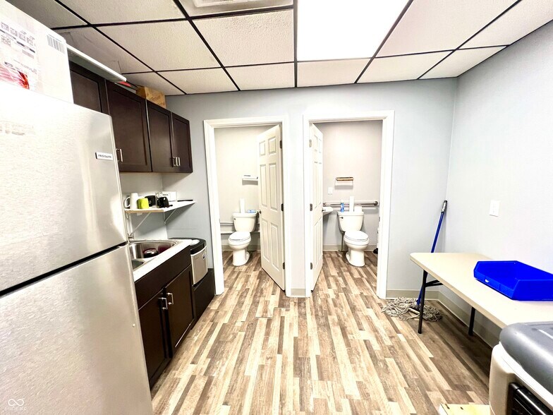 More Photos Of 9-11 American Legion Pl, Greenfield Office For Sale