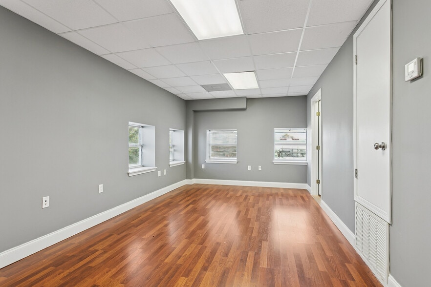 More Photos Of 201 23rd St, Kenner Warehouse For Sale