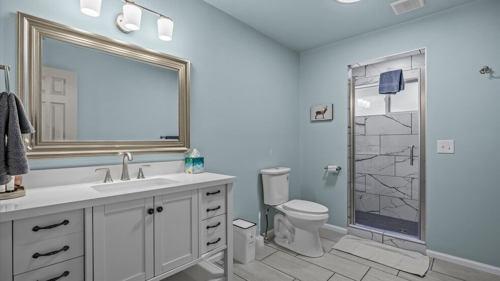 More Photos Of 118 6TH Ave, Ouray Hotel For Sale