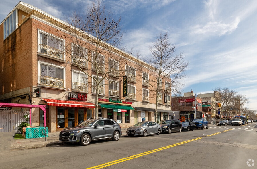 More Photos Of 40-11-40-17 30th Ave, Astoria Apartments For Lease
