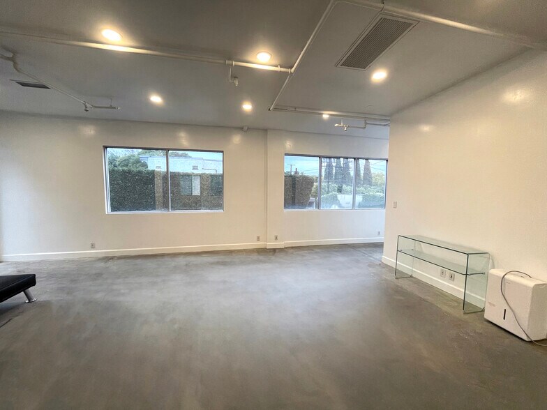 More Photos Of 7253-7255 Santa Monica Blvd, West Hollywood Freestanding For Lease