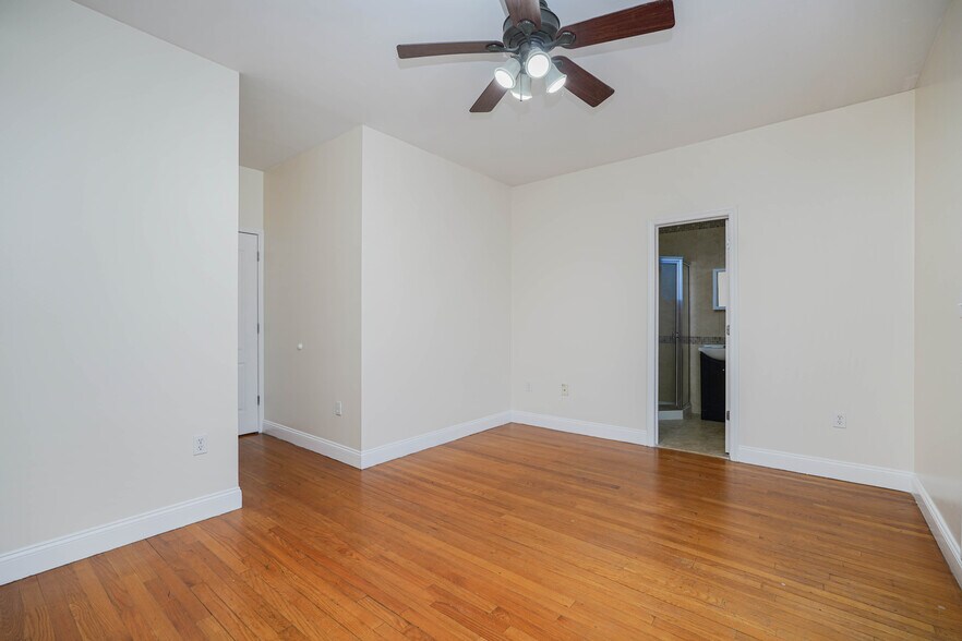 More Photos Of 1330-1332 Rockland Ave, Staten Island Medical For Sale