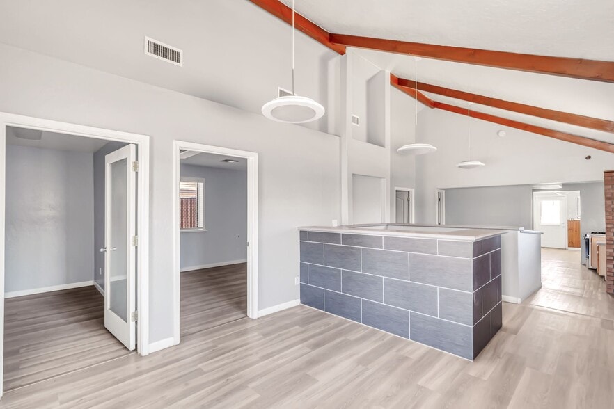 More Photos Of 517 S Lebaron St, Mesa Warehouse For Lease