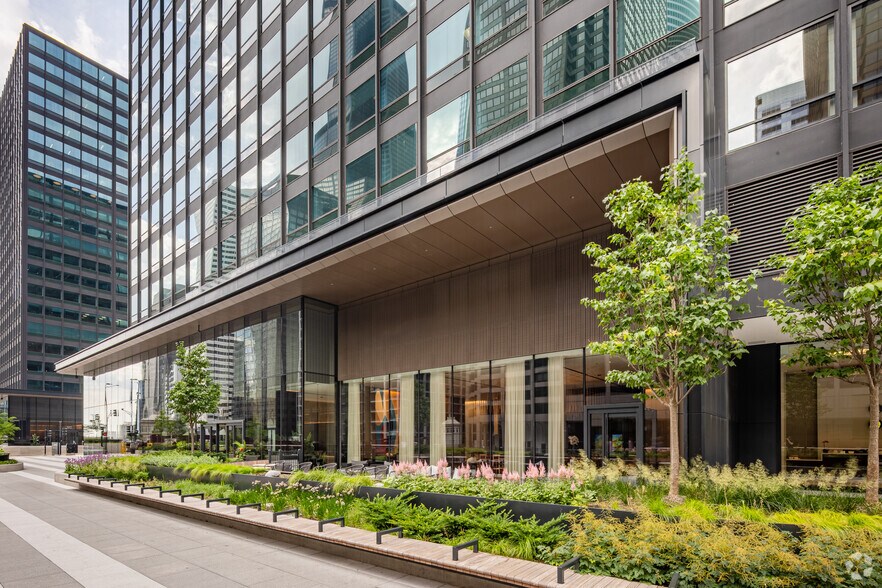 More Photos Of 10 S Riverside Plz, Chicago Office For Lease