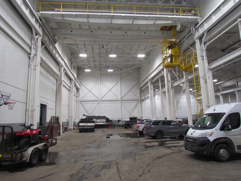 More Photos Of 2221-2241 Bellevue St, Detroit Warehouse For Lease