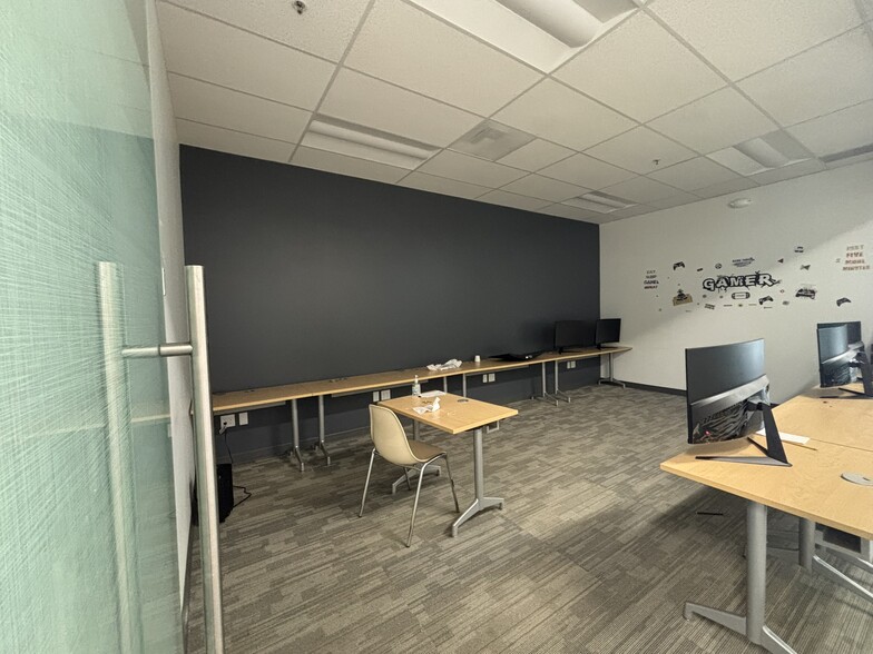 More Photos Of 5968 Silver Creek Valley Rd, San Jose Unknown For Lease