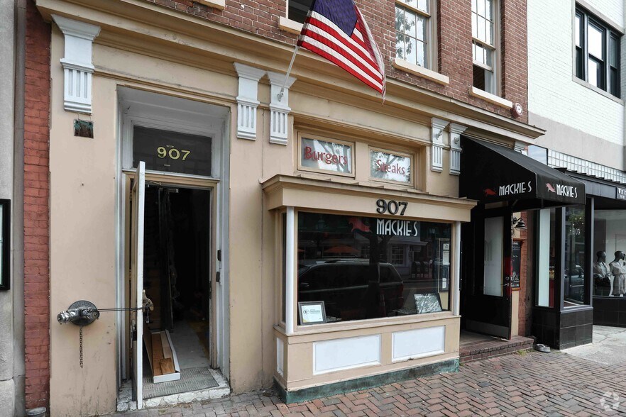 More Photos Of 907 King St, Alexandria Storefront Retail Office For Lease