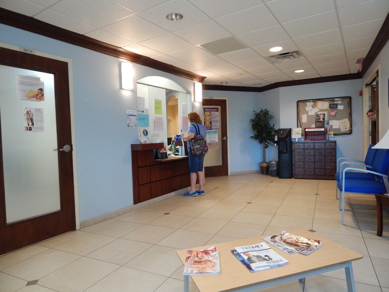 More Photos Of 1050 SE Monterey Rd, Stuart Medical For Lease