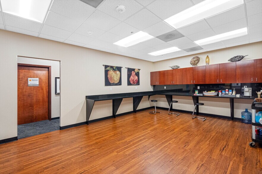More Photos Of 6801 E Hillsborough Ave, Tampa Office Residential For Sale
