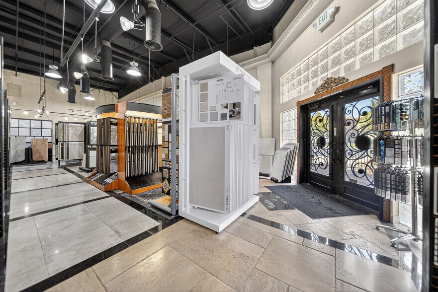 More Photos Of 655 W Alluvial Ave, Fresno Warehouse For Sale