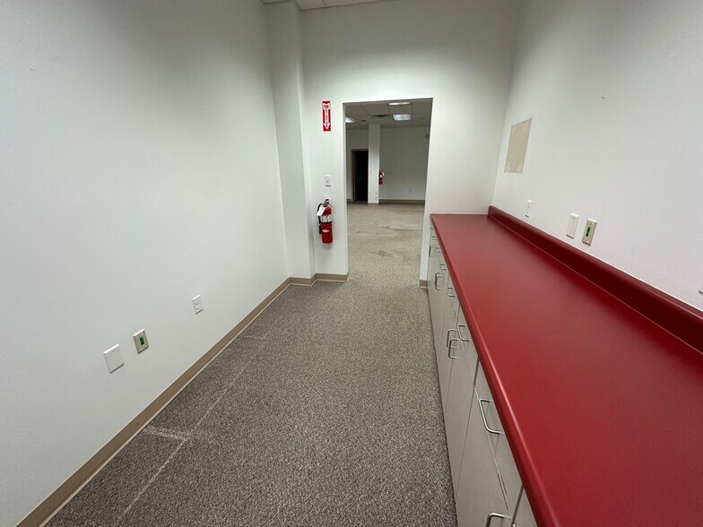 More Photos Of 2139 E Primrose St, Springfield Office For Lease