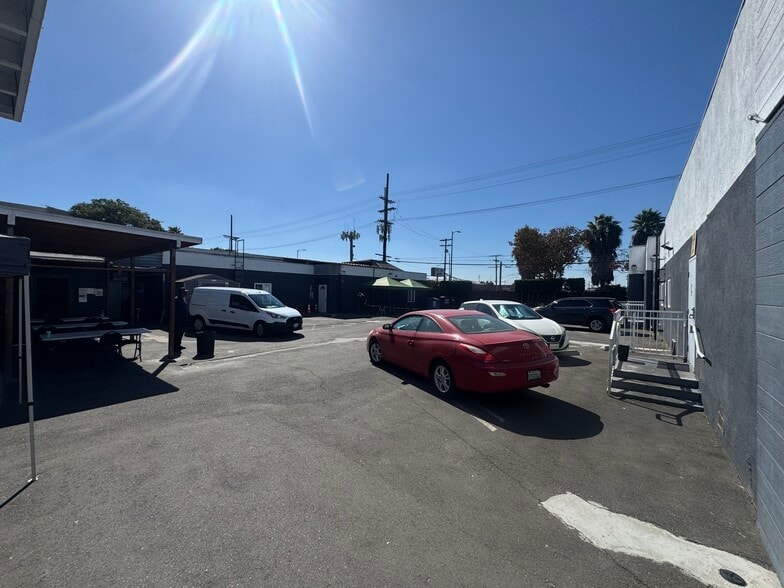 More Photos Of 6006 S Western Ave, Los Angeles Warehouse For Sale