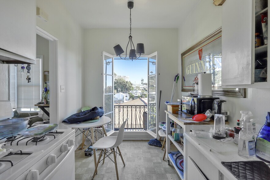 More Photos Of 153-157 W Channel Rd, Santa Monica Apartments For Sale