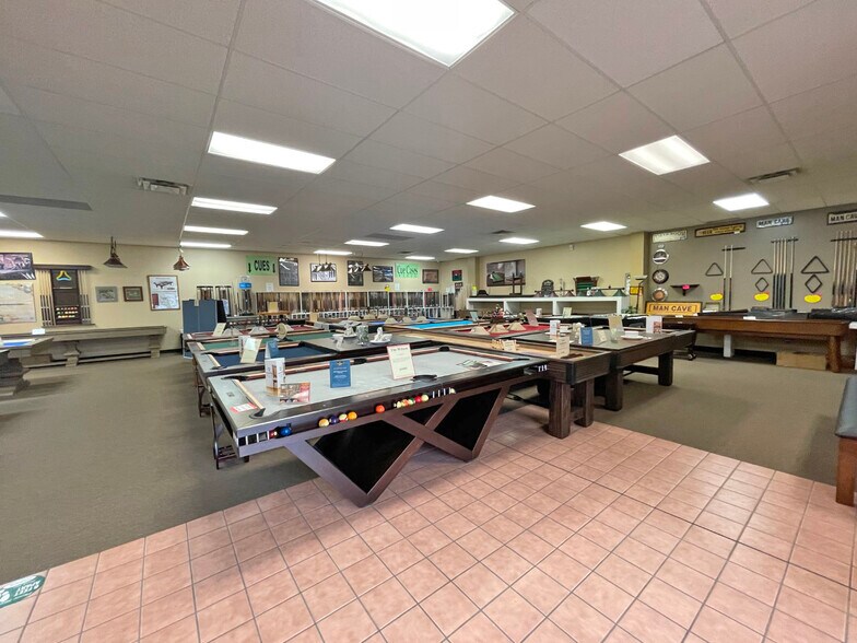 More Photos Of 1600 E Mulberry St, Fort Collins Showroom For Lease