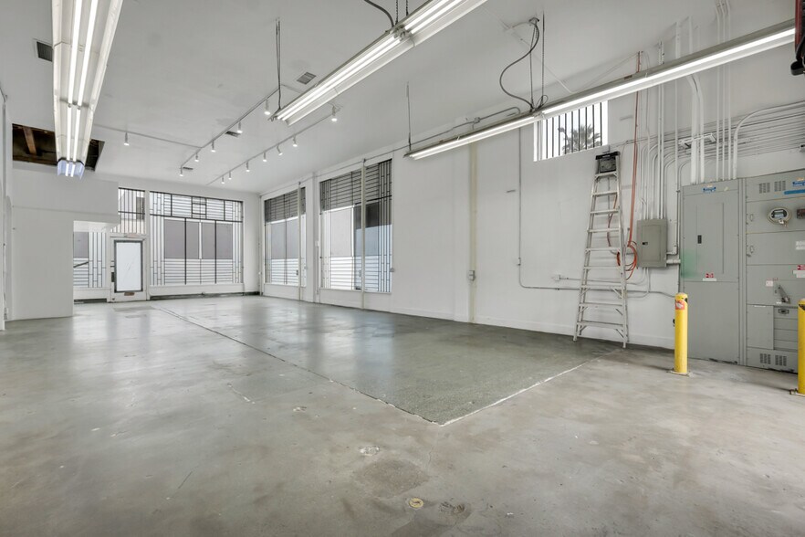 More Photos Of 7176 W Sunset Blvd, Los Angeles Storefront Retail Office For Sale