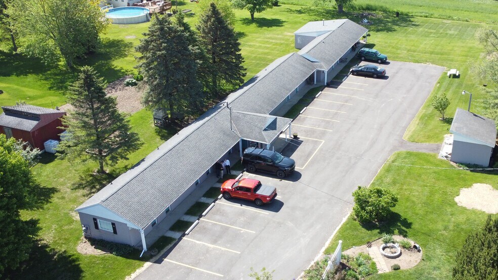 More Photos Of 9810 E Lansing Rd, Durand Hotel For Sale