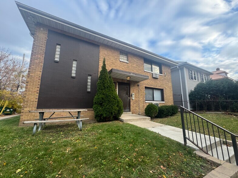 More Photos Of 944 N 20th St, Milwaukee Apartments For Sale