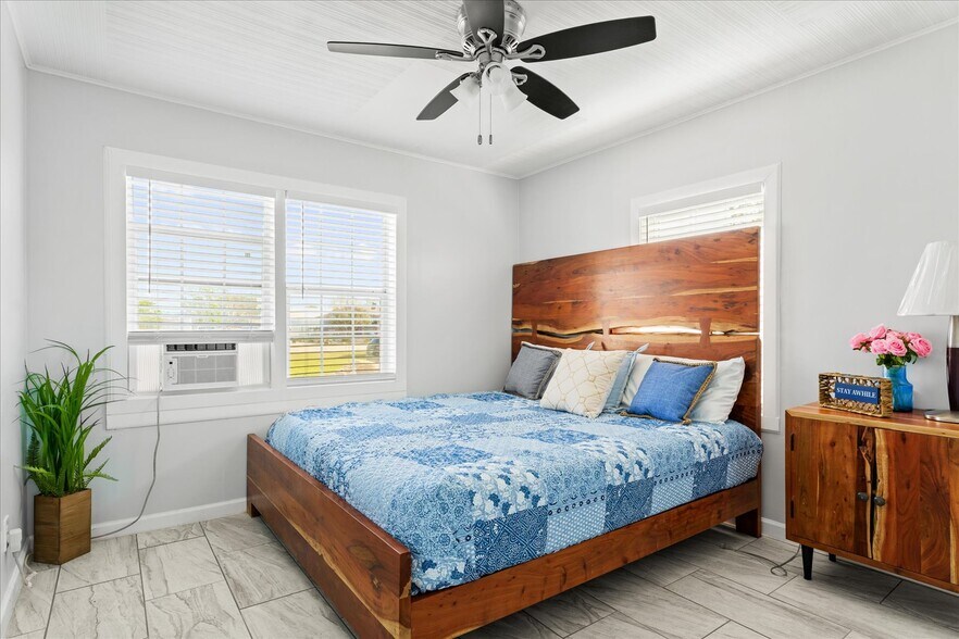 More Photos Of 115 Byers Dr, Port O Connor Trailer Camper Park For Sale