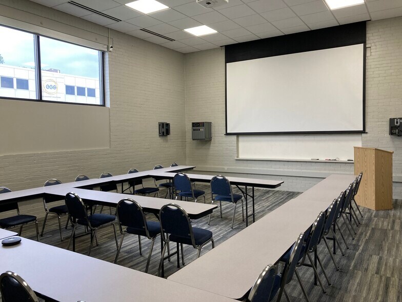 More Photos Of 2151 Greenwood St, Harrisburg Office For Lease