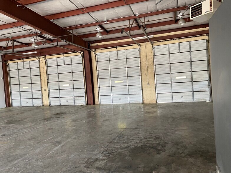 More Photos Of 2730 Austell Rd, Marietta Auto Repair For Lease