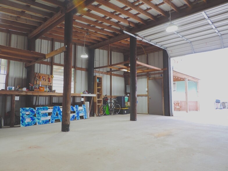 More Photos Of 801 South 9th St, Port Aransas Freestanding For Sale