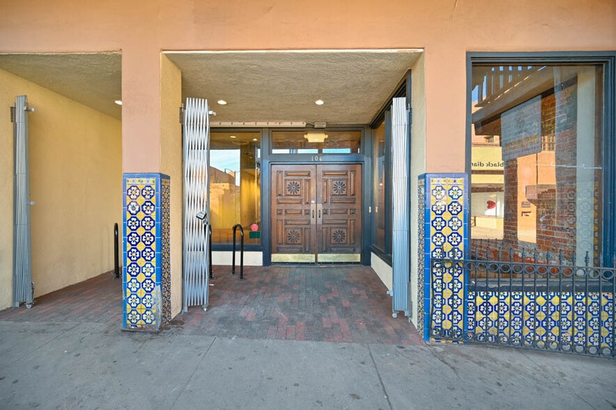 More Photos Of 106 W San Francisco St, Santa Fe General Retail For Lease