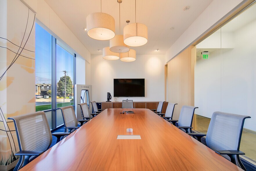 More Photos Of 1333 S Mayflower Ave, Monrovia Office For Sale