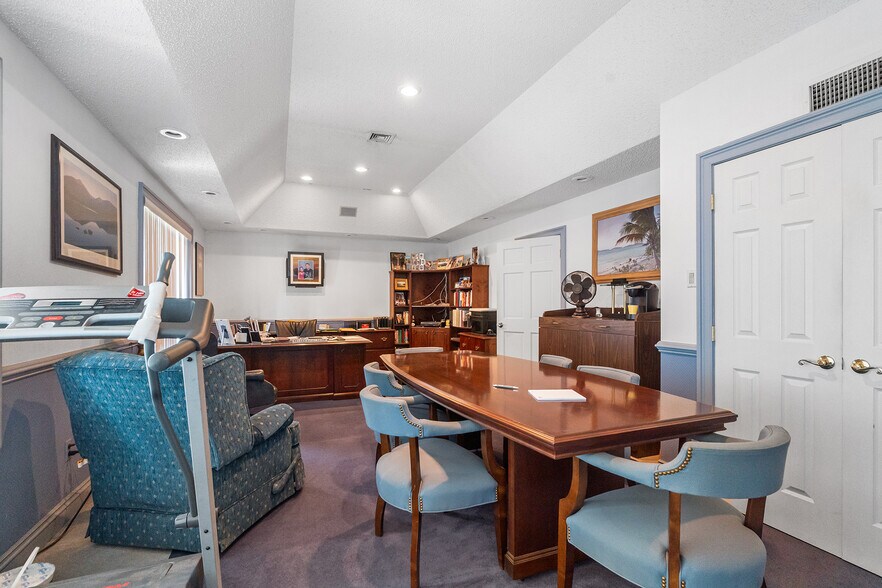 More Photos Of 257 W Nicholson Rd, Audubon Office For Sale