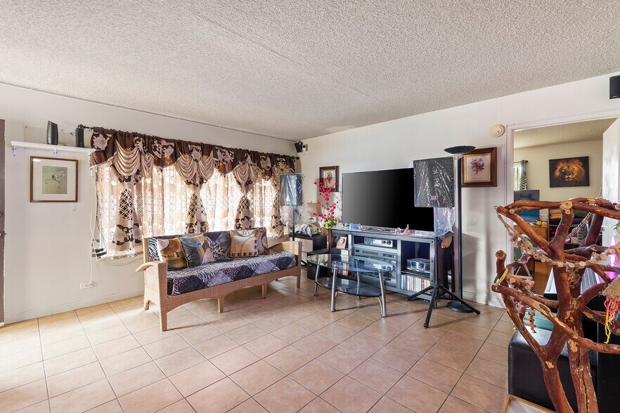 More Photos Of 3300 W Orange Ave, Anaheim Multifamily For Sale