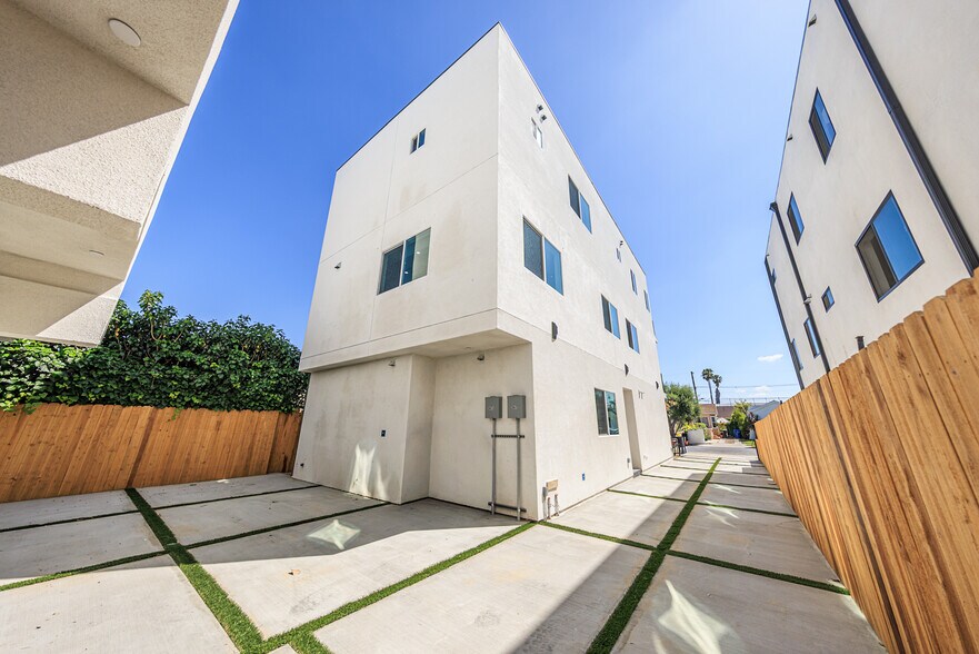 More Photos Of 2847 S Victoria Ave, Los Angeles Multifamily For Sale