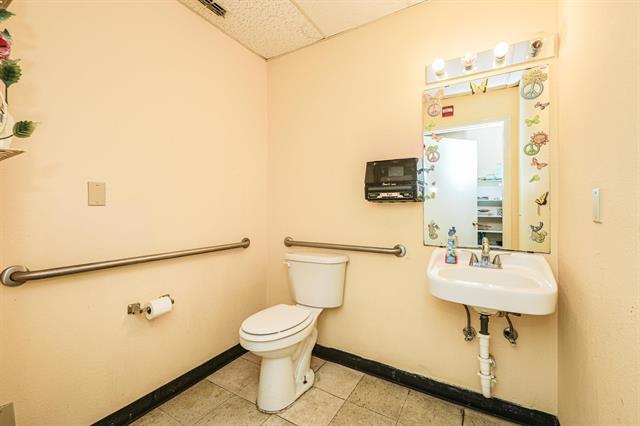 More Photos Of 220 W Hillside Rd, Laredo General Retail For Sale