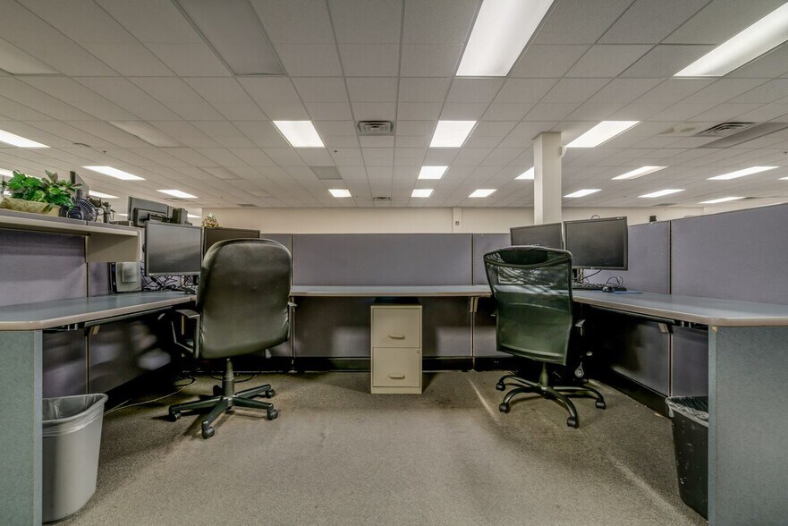 More Photos Of 3101 Technology Dr, Edmond Light Distribution For Lease