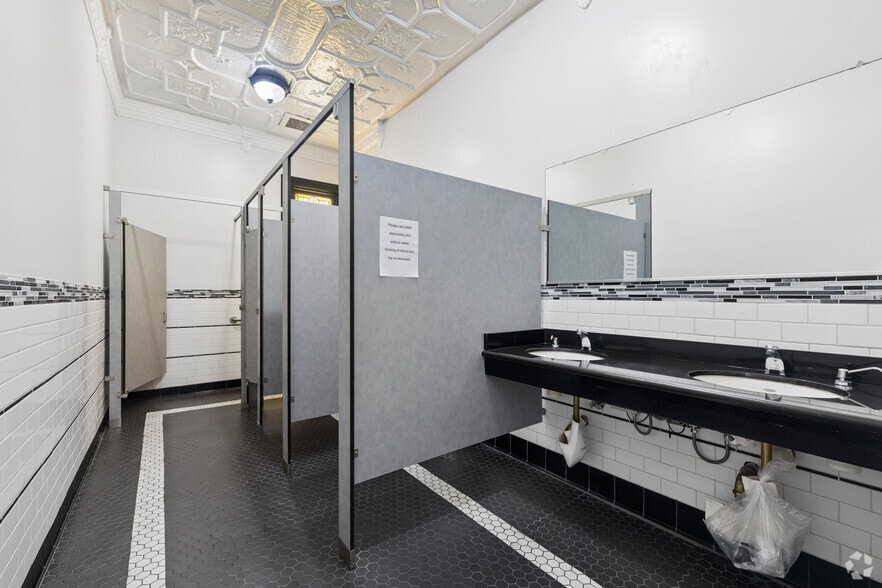 More Photos Of 19717-19725 Sherman Way, Canoga Park Office Residential For Sale
