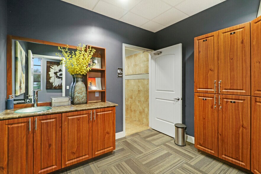 More Photos Of 266 NW Peacock Blvd, Port Saint Lucie Medical For Sale