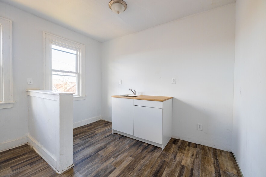 More Photos Of 8525 Maxwell St, Detroit Apartments For Sale