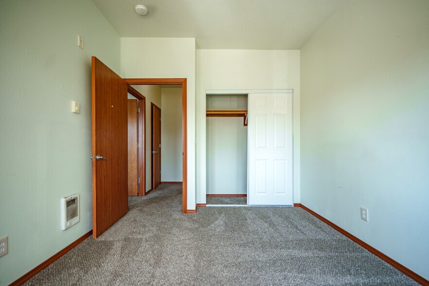 More Photos Of 12231 SE Bush St, Portland Apartments For Sale