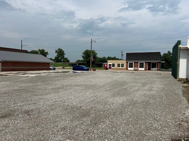 More Photos Of 107 Main st, Hutsonville Land For Sale